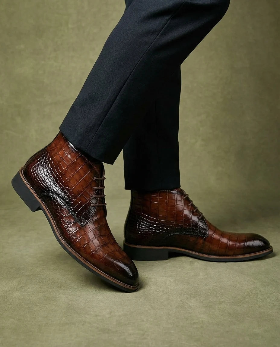 Close-up of the block heel on the men's leather Chukka boots