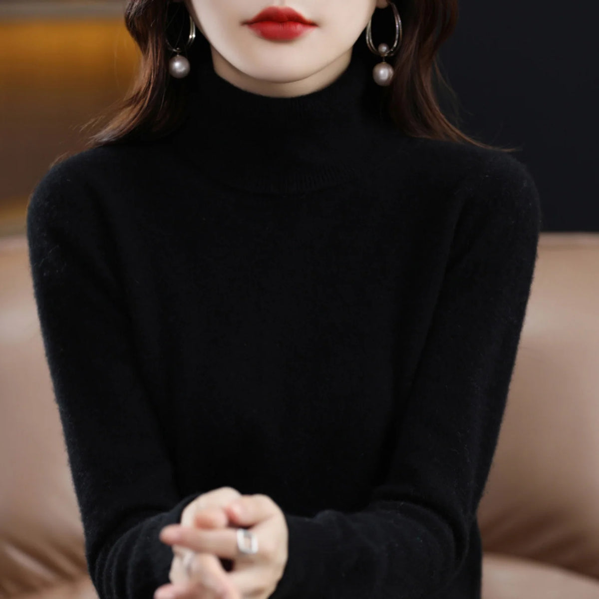 Women's Cashmere Turtleneck Sweater in Black