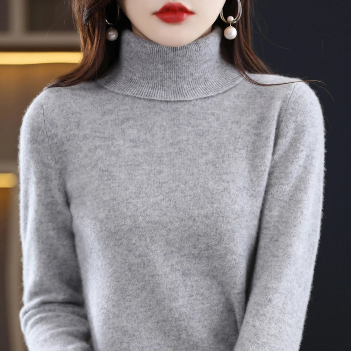 Women's Cashmere Turtleneck Sweater in Cream