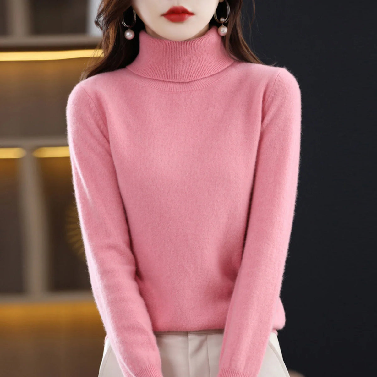 Women's Cashmere Turtleneck Sweater in Pink