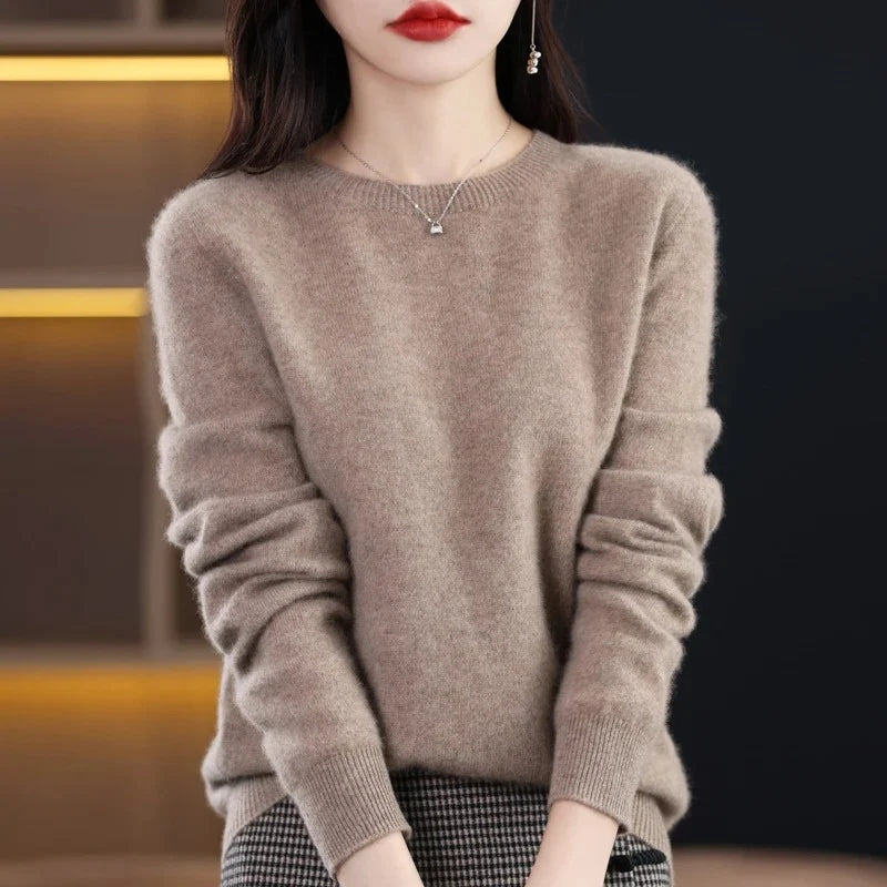 Women's ribbed crewneck sweater in light brown