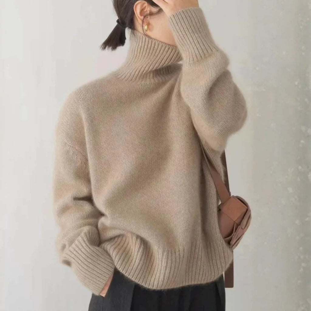 Women's Oversized Cashmere Turtleneck in Taupe