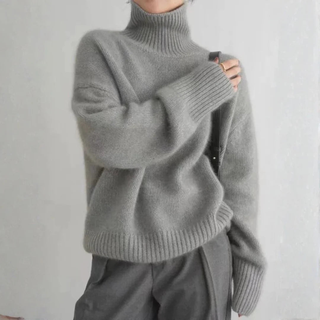 Women's Oversized Cashmere Turtleneck in Cream