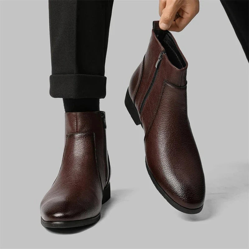 Men's Smooth Leather Ankle Boots – Toe Detail