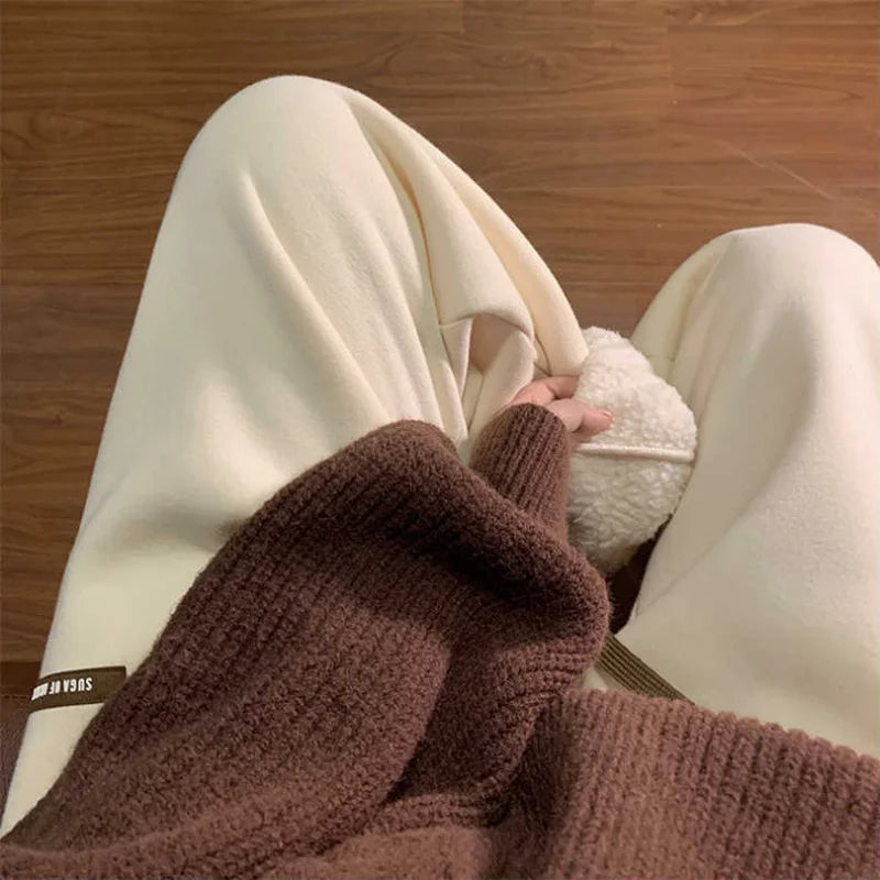 Women's Fleece Joggers in Apricot