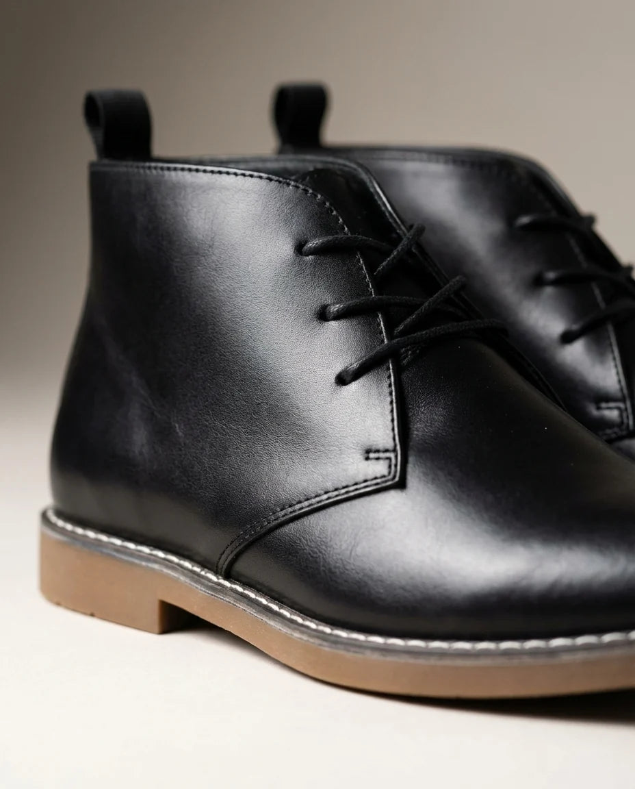 Men's smooth leather Chukka boots in brown with two-tone gum sole