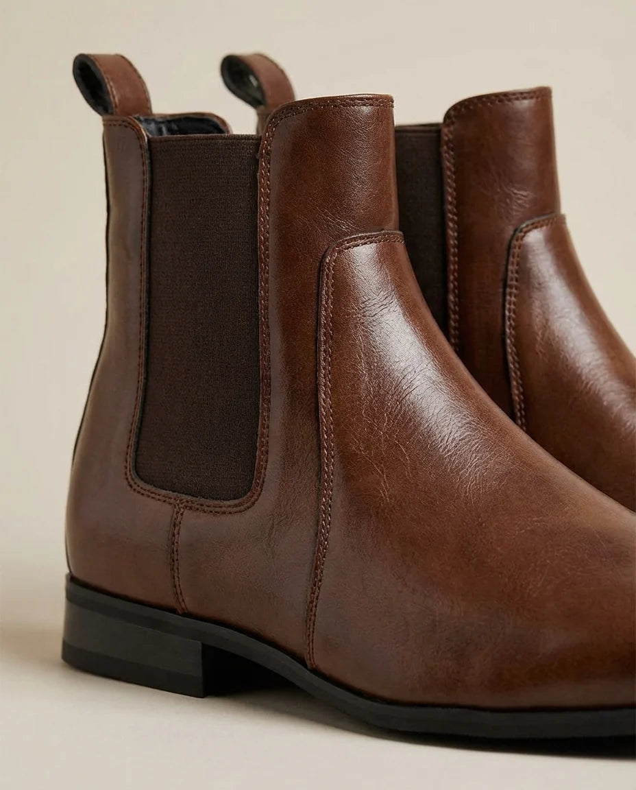 Men's Full-Grain Leather Chelsea Boots – Detail View