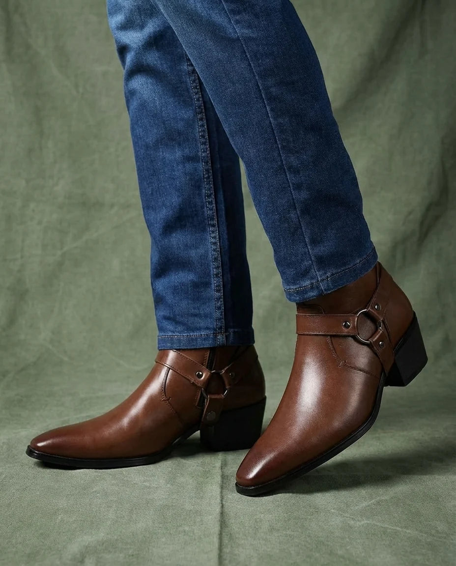 Close-up of the block heel on the men's western ankle boots