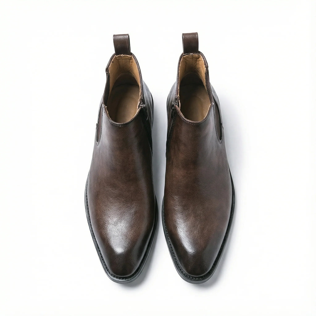 Sole view of the men's leather Chelsea boots