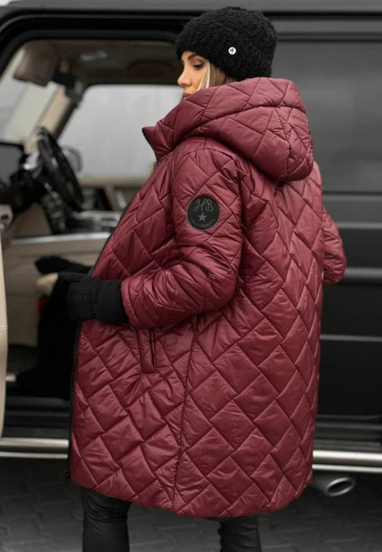 Close-up of the hood on the women's diamond-quilted puffer jacket